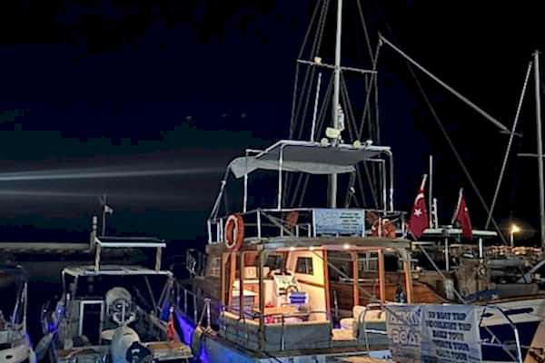 Turgutreis 8 kişi kapasiteli Özel Tekne Turu