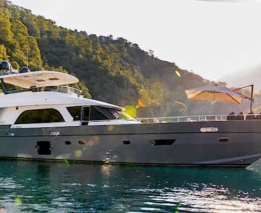 CUSTOM Bodrum 10 kişi kapasiteli Motoryacht