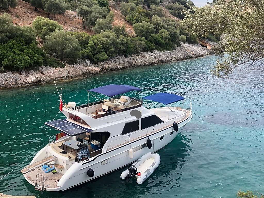 CAN Bodrum 10 kişi kapasiteli Motoryacht