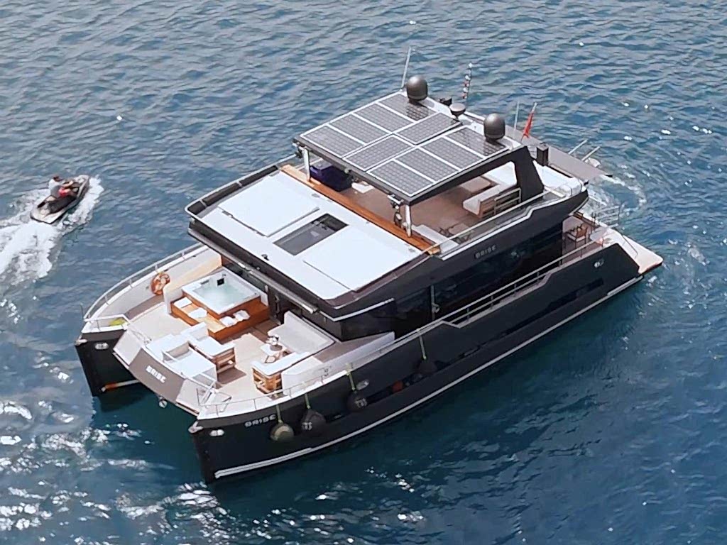 Delux Yacht Bodrum 10 kişi kapasiteli Motoryacht