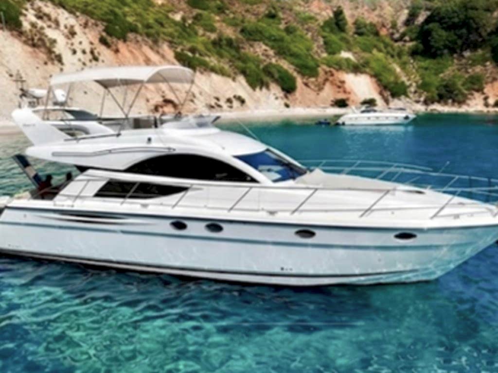 FAIRLINE Bodrum 6 kişi kapasiteli Motoryacht